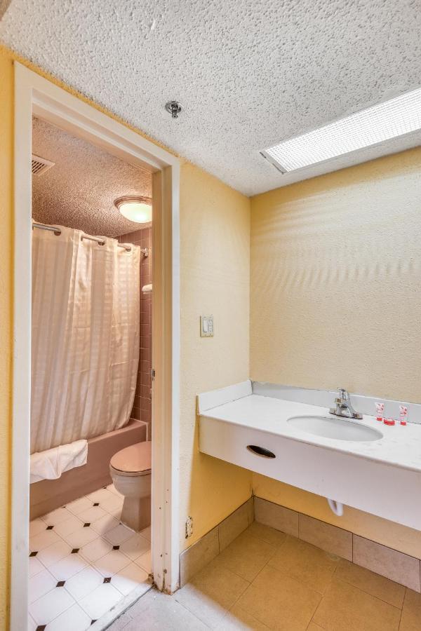 Oyo Hotel Jackson Fairgrounds I-55 Экстерьер фото